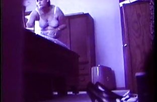 sex Amateur blows and fucks in the back seat of a car