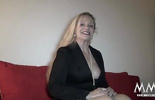 sex Black-haired girl fucked with plump Möspen