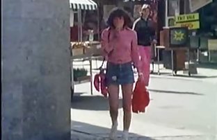 sex Blonde Nylonsau fingers herself luckily